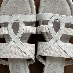 MOOTSIES TOOTSIES! Sandals (color: natural/linen) 7.5